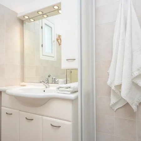 White Cedar Villa *